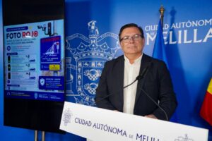 Presentación del sistema Foto Rojo para controlar semáforos en Melilla