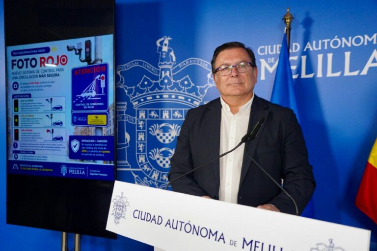 Presentación del sistema Foto Rojo para controlar semáforos en Melilla