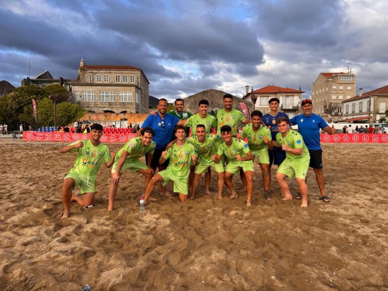 Equipo de fútbol playa masculino del C.D. Higicontrol en Vilagarcía de Arousa