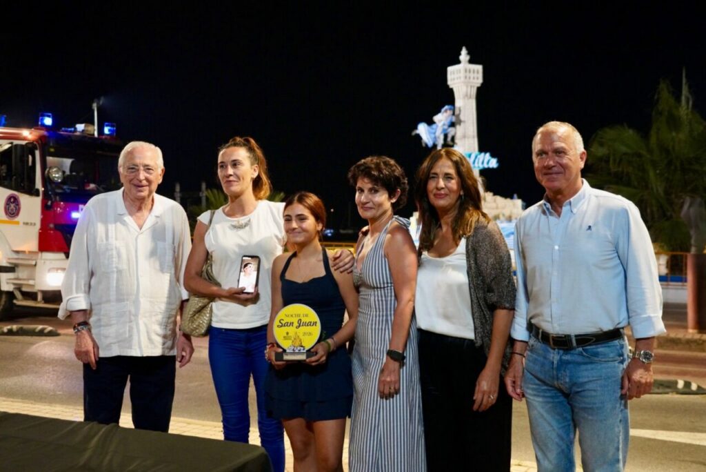 Celebración de la Noche de San Juan en Melilla con premios y hogueras