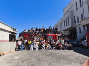 Grupo de bomberos en homenaje a Rosa y sus compañeros en Melilla
