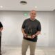 Pedro Curtido recibiendo un homenaje en Melilla con una estatuilla