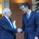 Juan José Imbroda y Pedro Sánchez se saludan en un evento