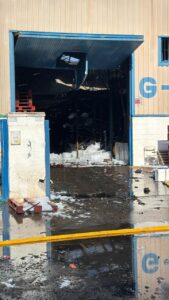 Vista de una nave industrial afectada por un incendio en Melilla