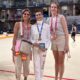 Leo Faus con medalla de bronce en el CESA de Oviedo junto a dos mujeres