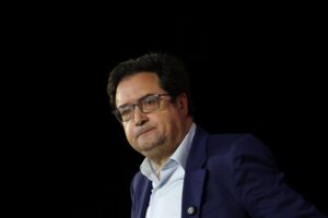 Óscar López durante un discurso sobre justicia y gobierno