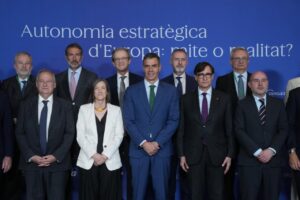 Pedro Sánchez en evento sobre presupuestos de 2027 con otros líderes