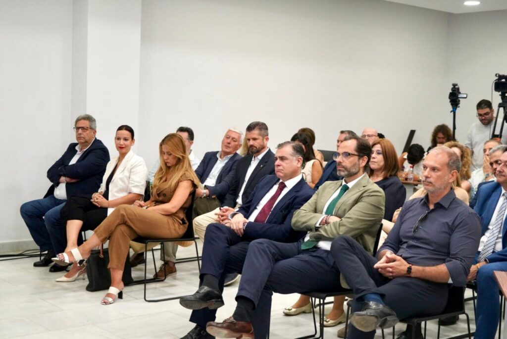 Reunión sobre el plan de construcción de viviendas en Melilla