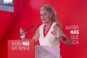 Montse Mínguez durante una rueda de prensa del PSOE