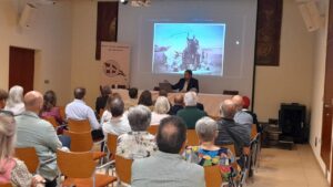 Conferencia sobre hitos aeronáuticos en el Real Club Marítimo de Melilla