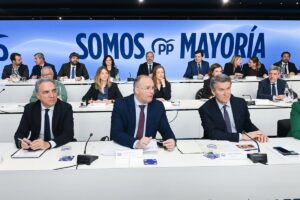 Reunión del Partido Popular con Alberto Núñez Feijóo y otros miembros
