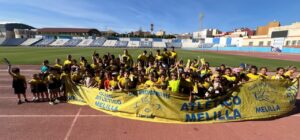 Grupo de niños y niñas del Club Atlético Melilla en el torneo de atletismo