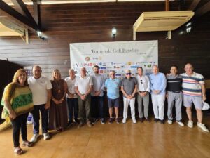 Participantes del torneo de golf benéfico organizado por Rotary Club