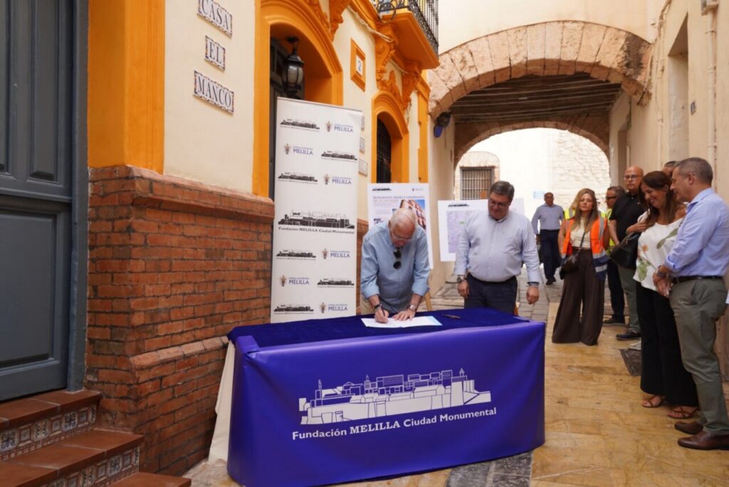 Firma de acuerdo para la rehabilitación de la Casa del Manco en Melilla