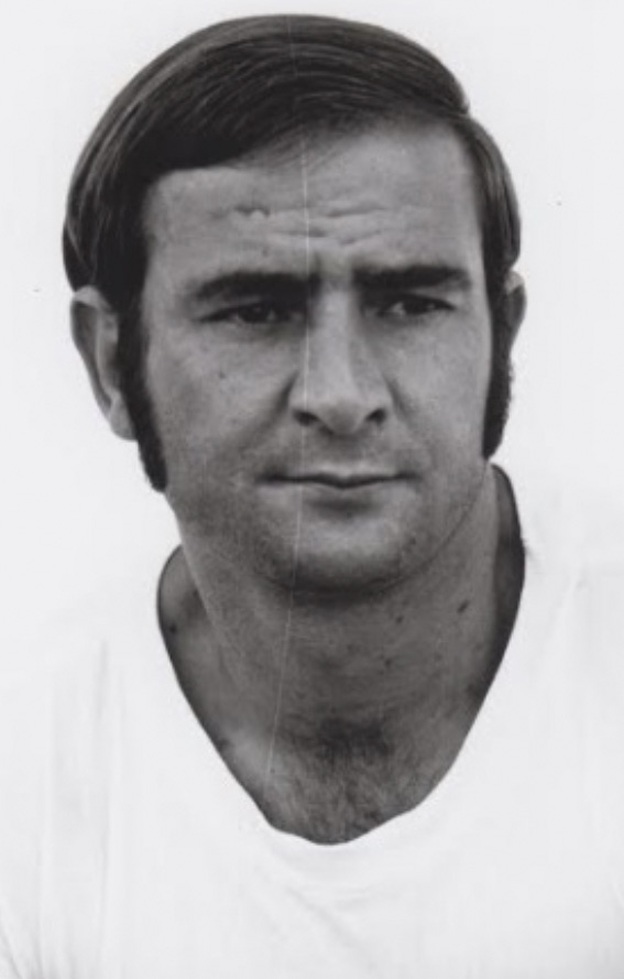 Retrato de Pedro Botello, leyenda del fútbol melillense