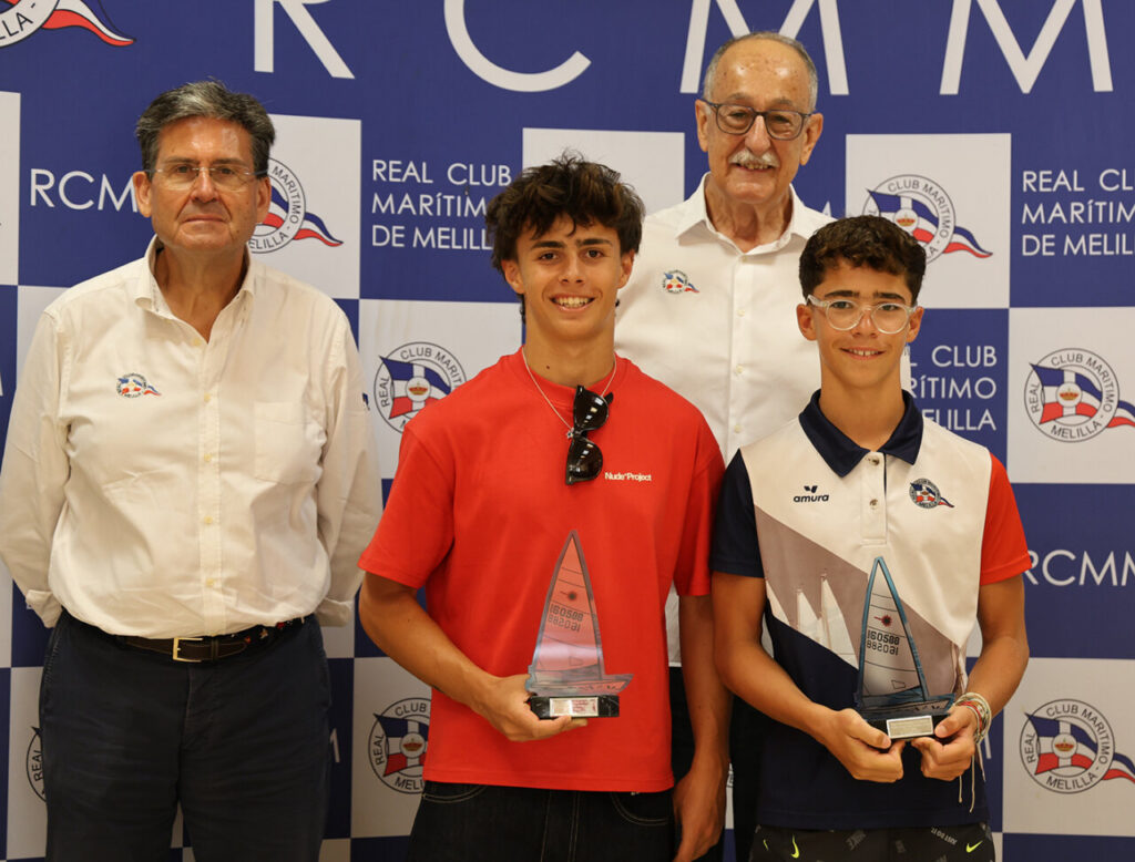 Entrega de trofeos en el Real Club Marítimo de Melilla
