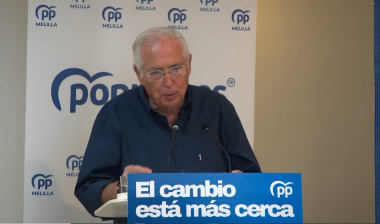 Juan José Imbroda dando un discurso en Melilla sobre Gibraltar