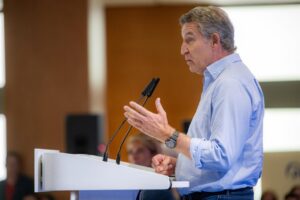 Alberto Núñez Feijóo hablando en un evento del PP en Murcia