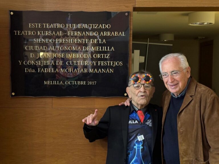 Fernando Arrabal y Juan José Imbroda en la inauguración del Teatro Kursaal