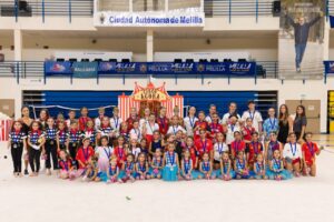 Grupo de gimnastas en el Festival El Circo del Club Ágora de Melilla