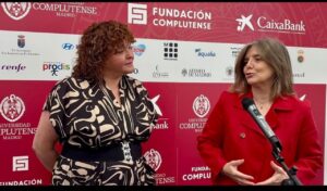 La secretaria de Estado de Migraciones durante una conferencia sobre derechos humanos.