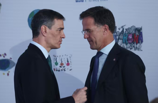 Pedro Sánchez y Mark Rutte en la cumbre de la OTAN en Ankara.