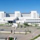 Vista del Hospital Universitario de Melilla con cielo despejado
