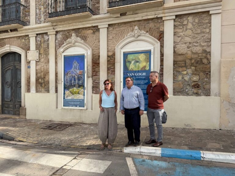 Inauguración de la exposición de Van Gogh en la Casa del Gobernador de Melilla