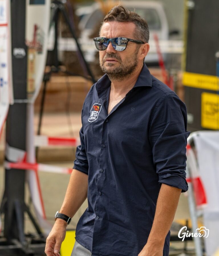 Javier Iglesias, presidente de la Federación Melillense de Ciclismo, en un evento deportivo.