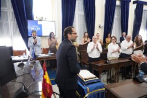 Jesús Romero en una reunión sobre la Facultad de Ciencias de la Salud