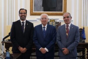 Jesús Romero y Pedro Fernández en ceremonia de toma de posesión de cargos