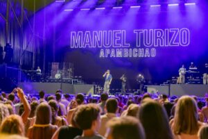 Manuel Turizo actuando en un concierto en la Plaza de Toros de Melilla