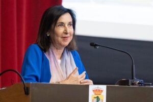Margarita Robles hablando sobre la OTAN en un evento