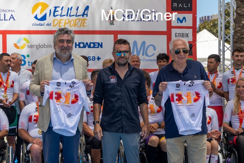 Entrega de trofeos en el Campeonato de España de Ciclismo Paralímpico en Melilla