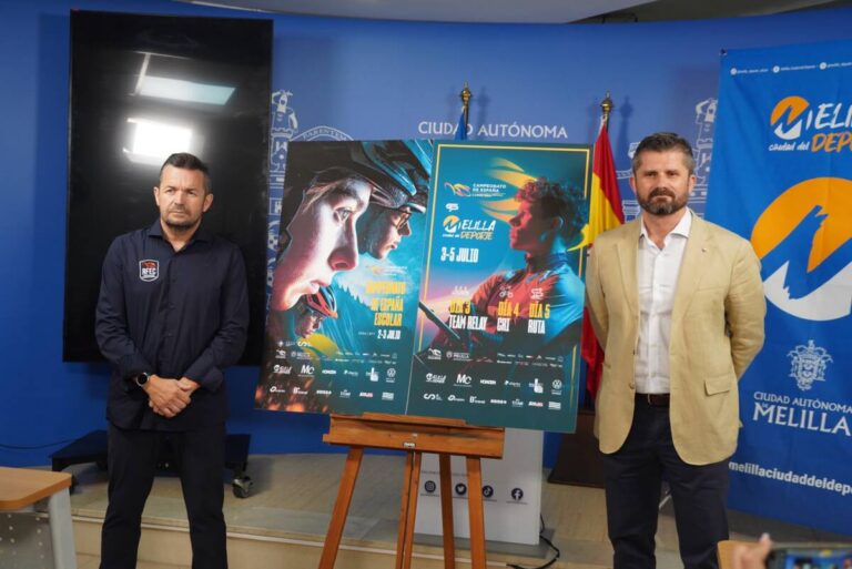 Presentación de campeonatos de ciclismo en Melilla con carteles