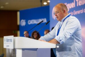 Miguel Tellado hablando en un congreso del PP en Cataluña