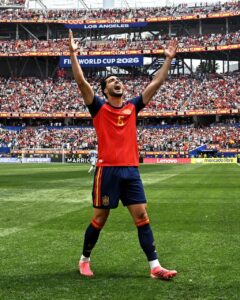 Mikel Merino celebra su gol en el Mundial 2026 contra Bélgica