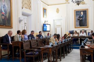 Reunión del pleno de la Asamblea de Melilla con representantes políticos