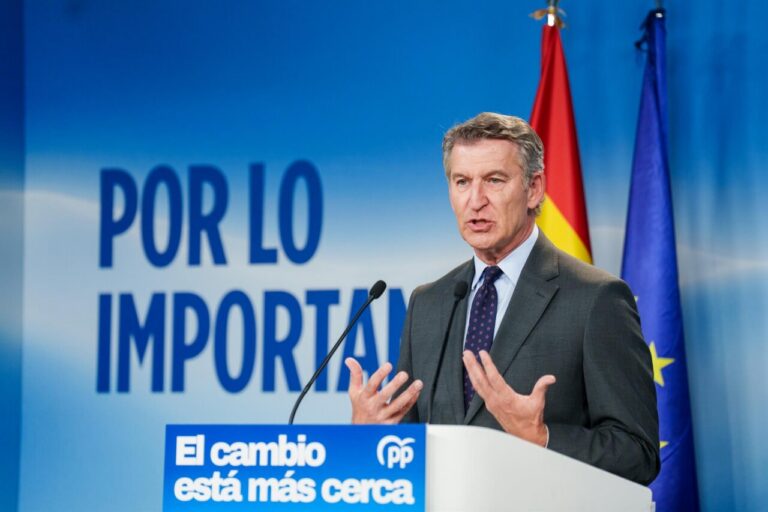 Alberto Núñez Feijóo hablando sobre los beneficios del PP en 2025
