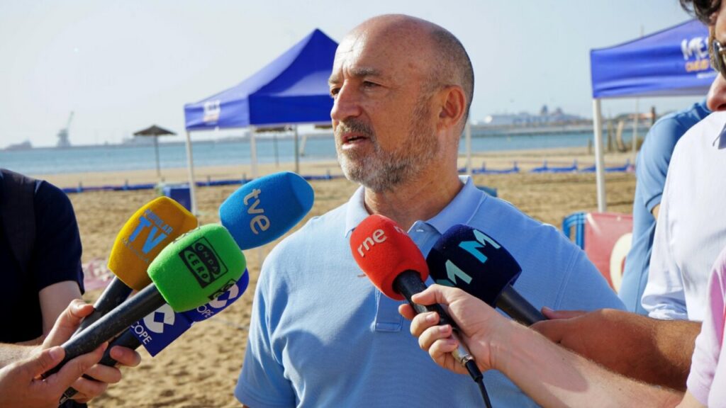 Conferencia de prensa sobre el Internacional de Tenis Playa en Melilla