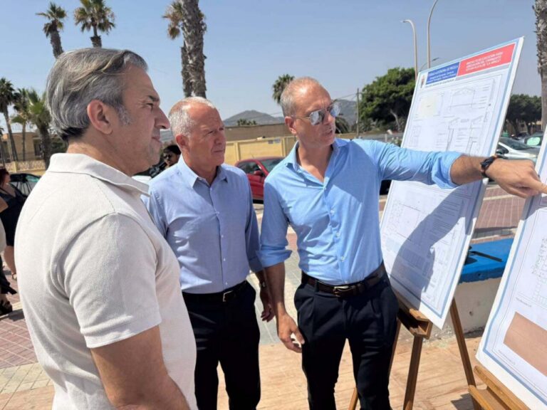 Reunión sobre la remodelación del chiringuito de La Hípica en Melilla