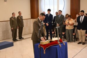 El coronel Enrique Rivera toma posesión ante autoridades en Melilla