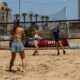 Jugadores compitiendo en el XIV Torneo Internacional de Tenis Playa en Melilla