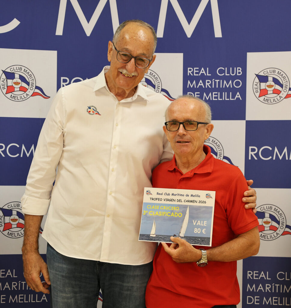 Entrega de trofeo Virgen del Carmen en el Real Club Marítimo de Melilla