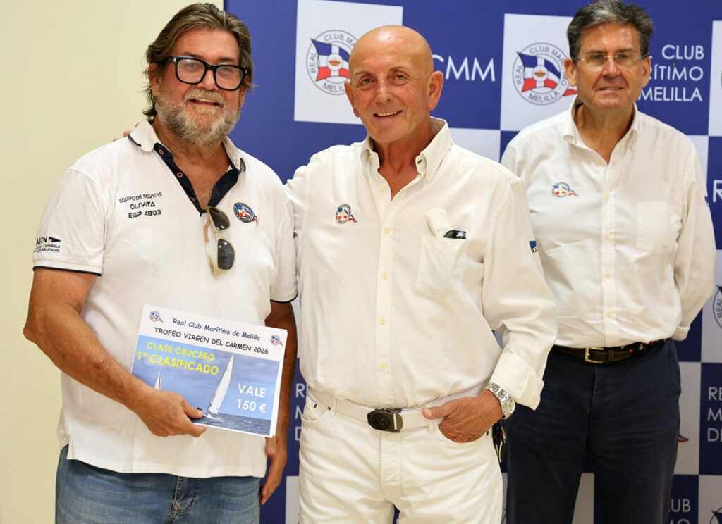 Entrega de trofeo Virgen del Carmen en el Real Club Marítimo de Melilla