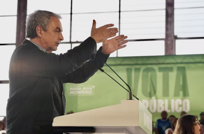José Luis Rodríguez Zapatero hablando en un evento político sobre su investigación tributaria.