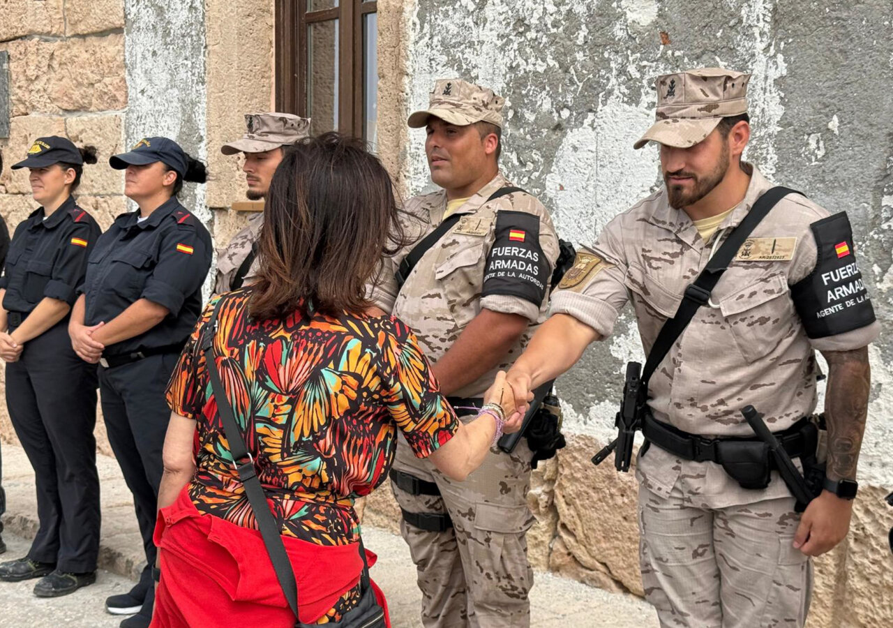 Visita de la ministra a las instalaciones del Destacamento Naval de Alborán