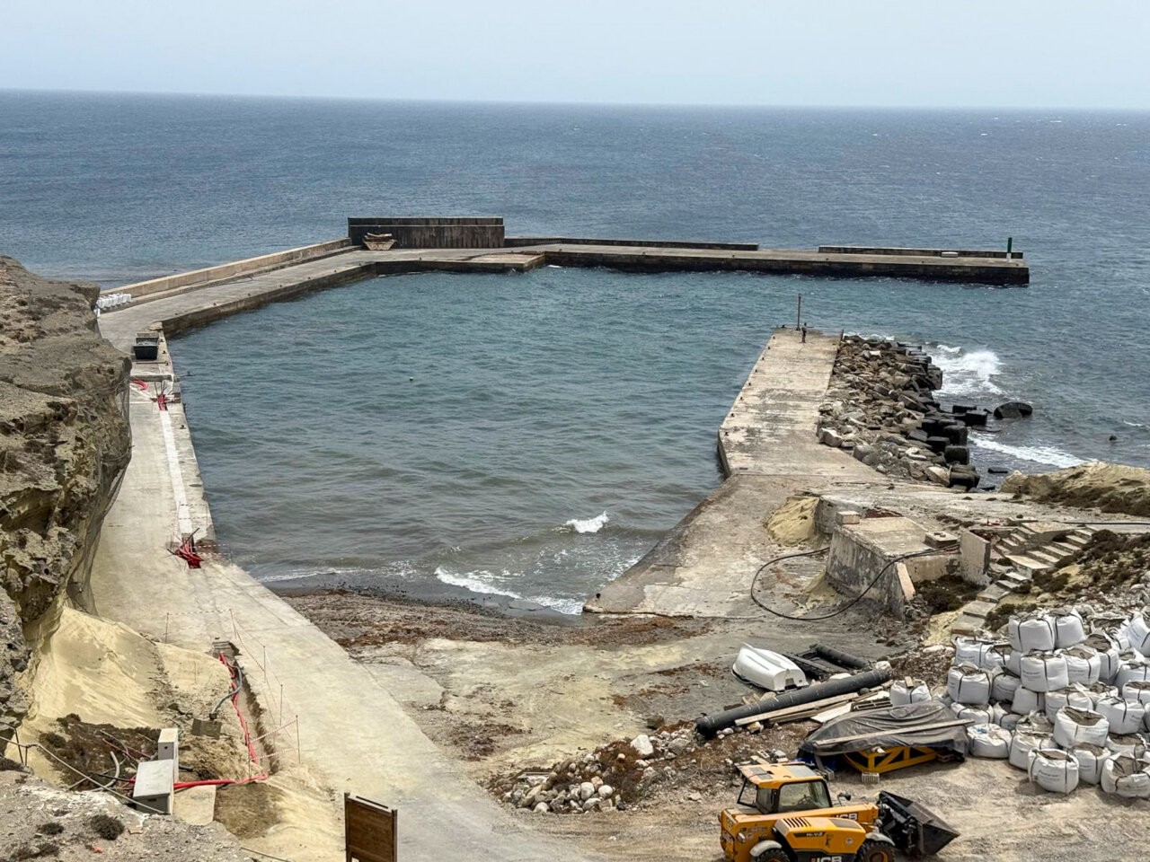 Vista del Destacamento Naval de Alborán en proceso de modernización