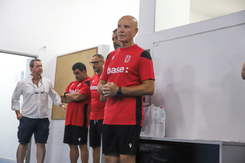 Entrenadores de la U.D. Melilla en la primera sesión de pretemporada