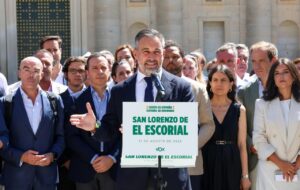 Santiago Abascal habla en un evento político en San Lorenzo de El Escorial